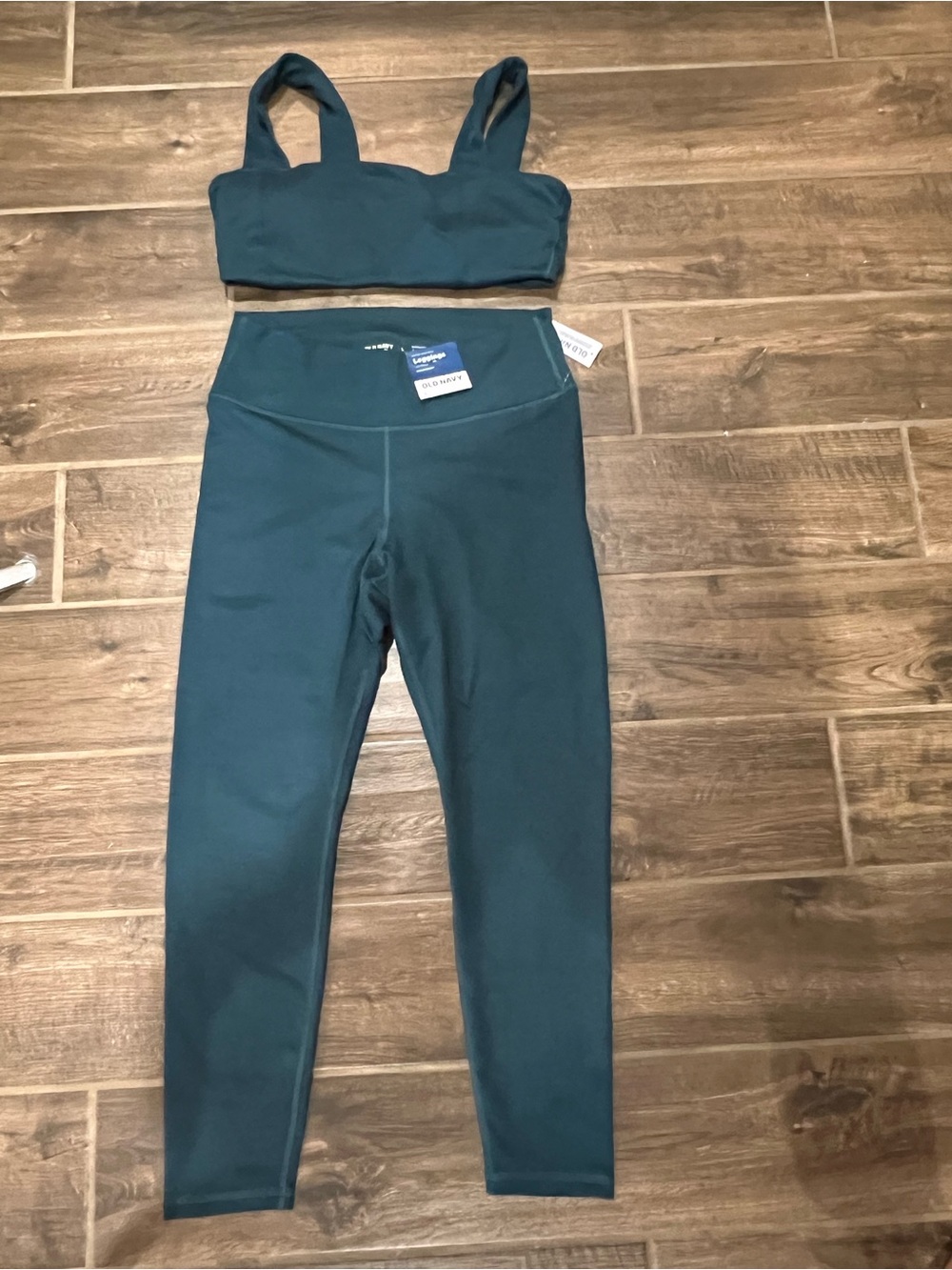 Women’s size L  Leggings/Sports bra combo. Leggings are new with tags